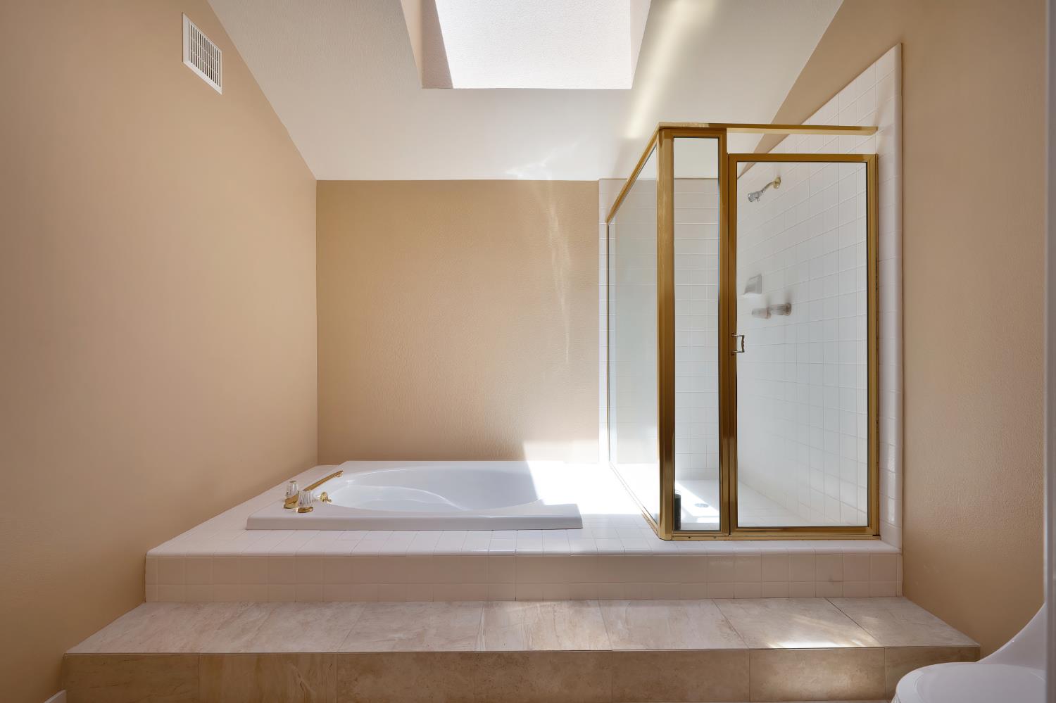 2139 Dame Shirley Way