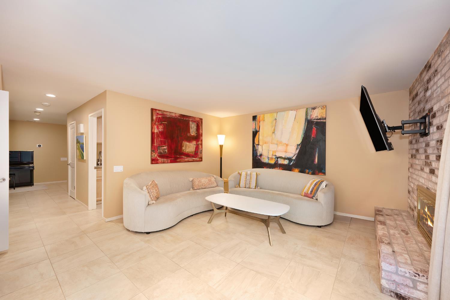 2139 Dame Shirley Way