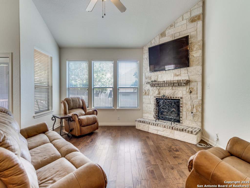 8702 Elkhorn Knoll