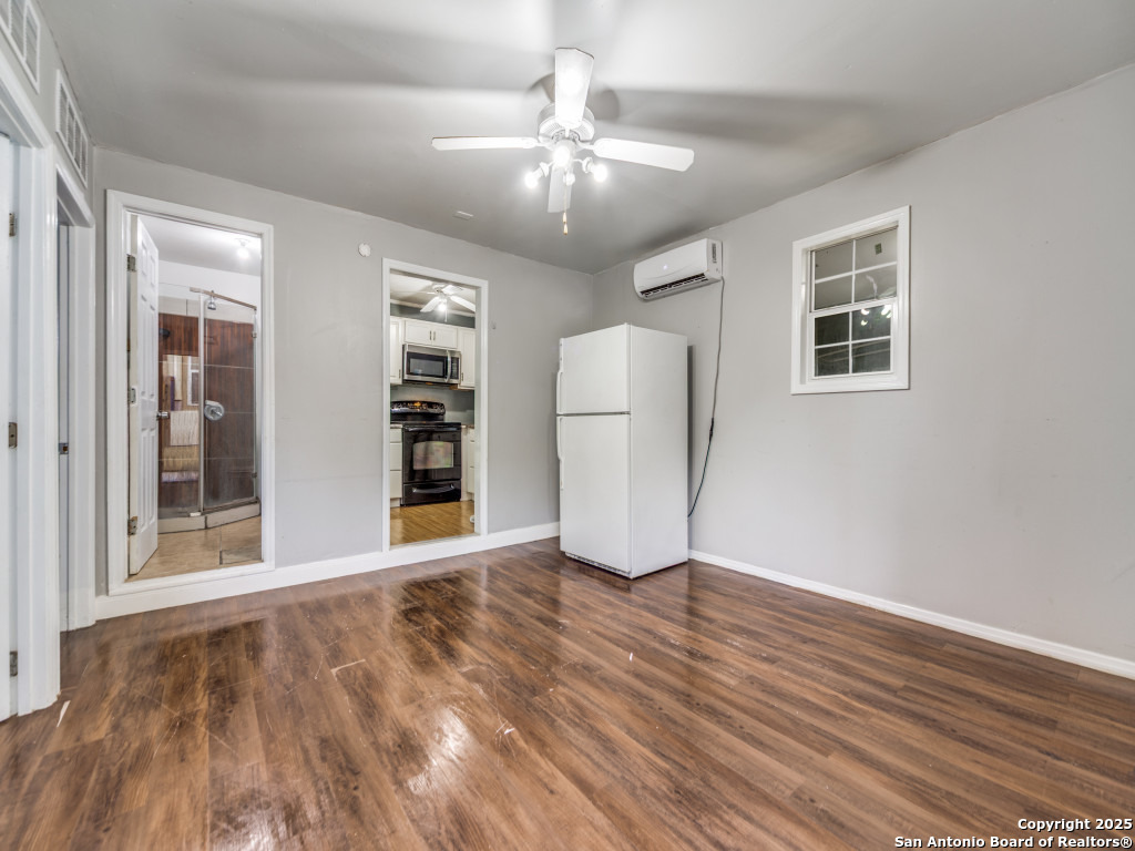 705 Walnut Way