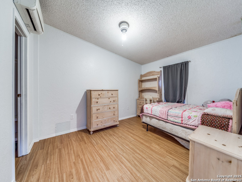 705 Walnut Way