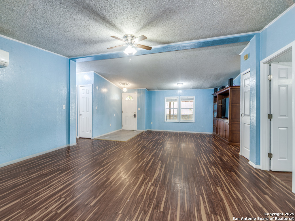 705 Walnut Way