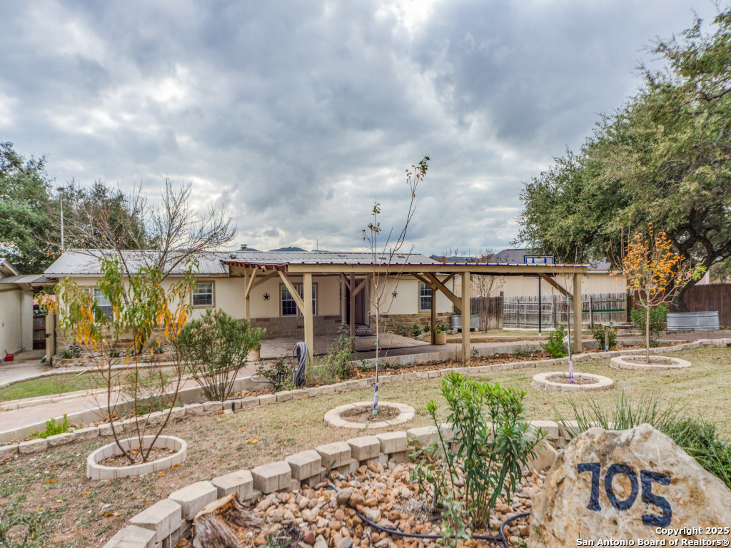 705 Walnut Way