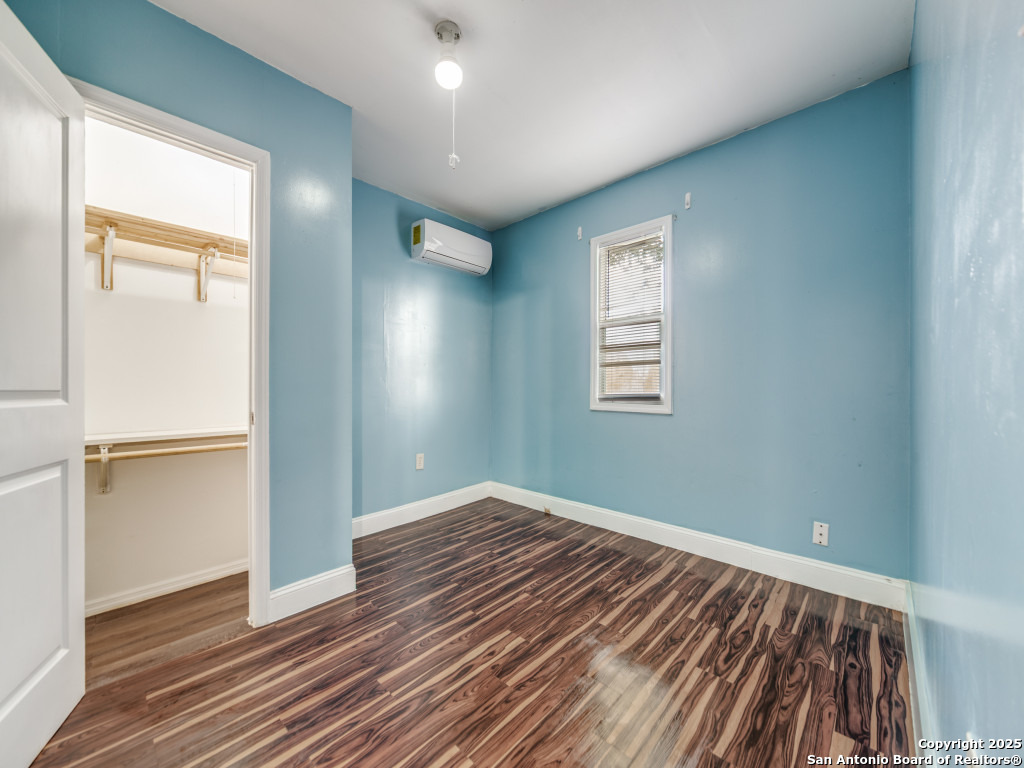 705 Walnut Way
