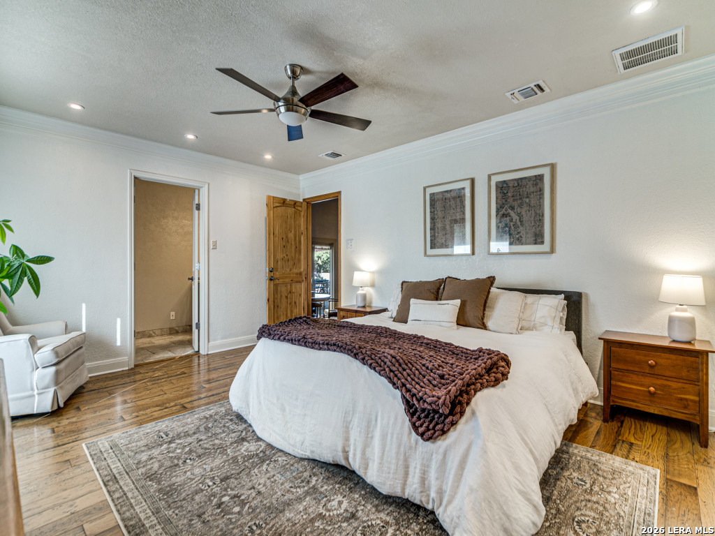 310 Oak Park