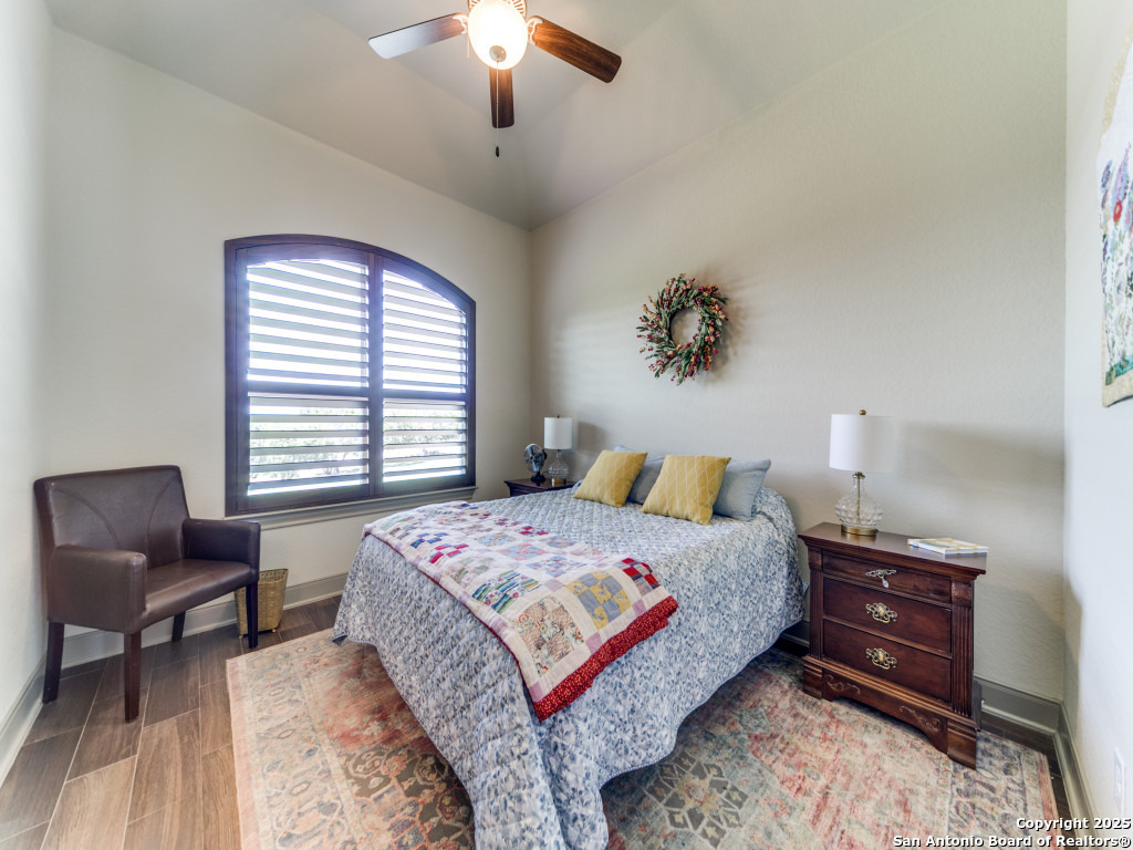 121 Pond View