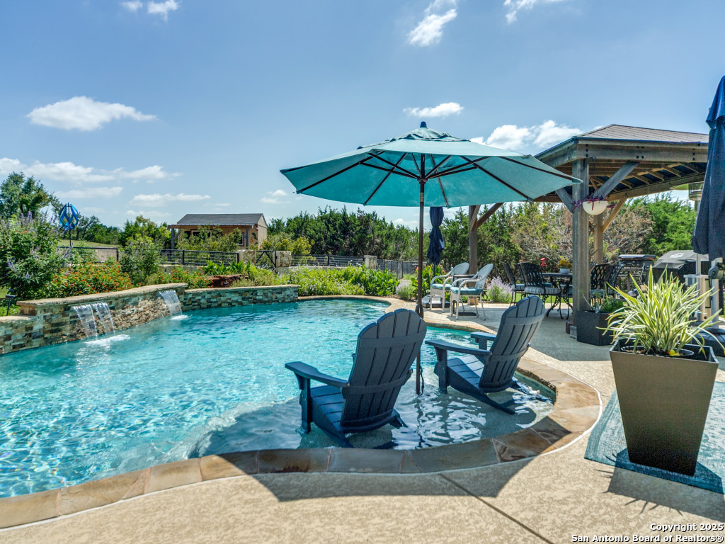 121 Pond View