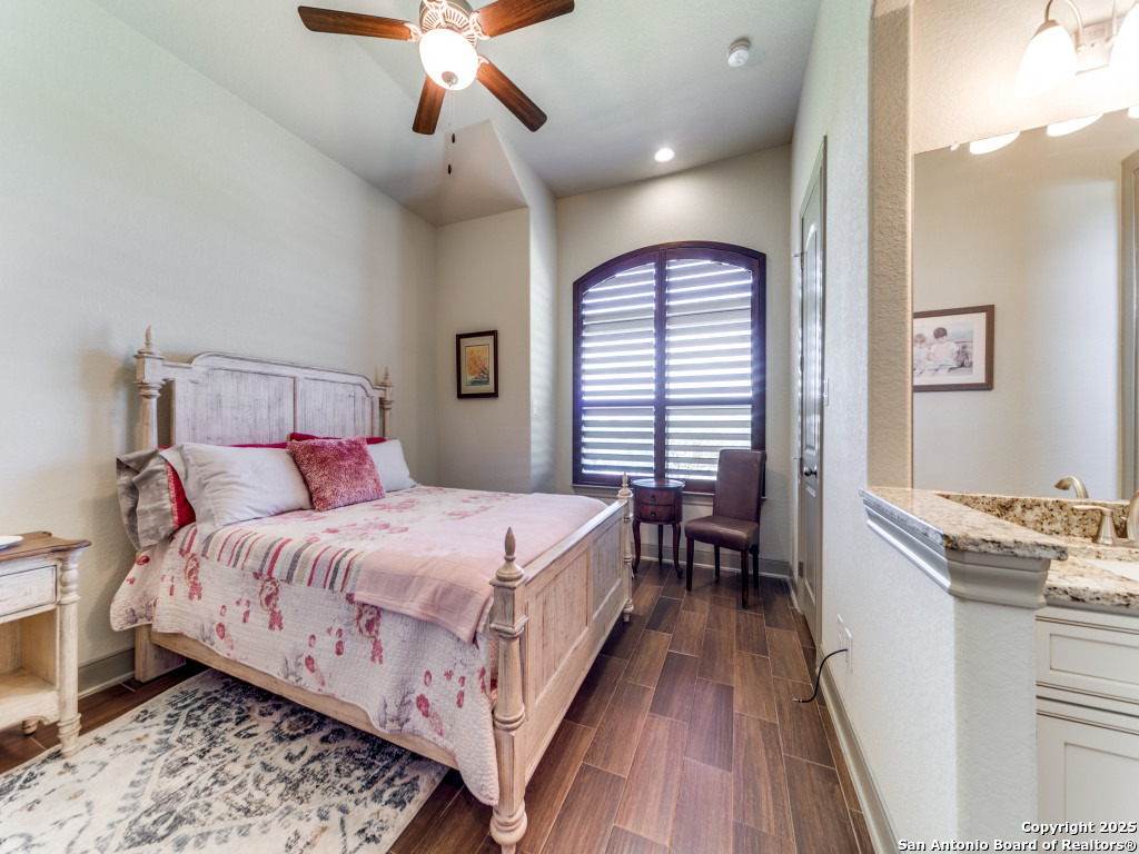 121 Pond View