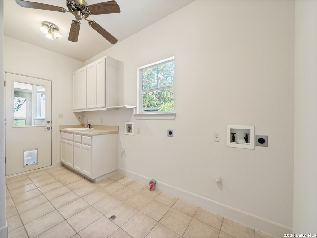 403 DEEP HOLLOW DR