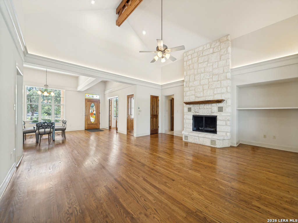 403 DEEP HOLLOW DR