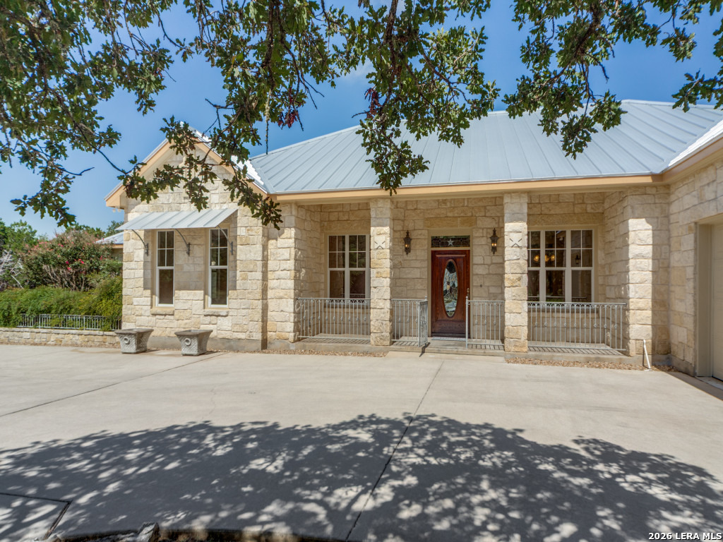403 DEEP HOLLOW DR