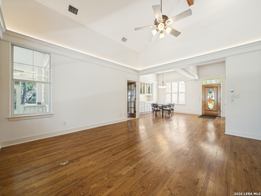 403 DEEP HOLLOW DR