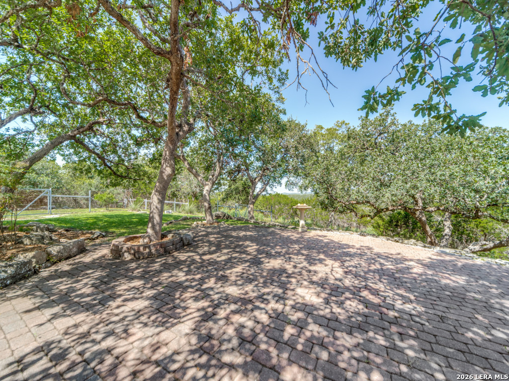 403 DEEP HOLLOW DR