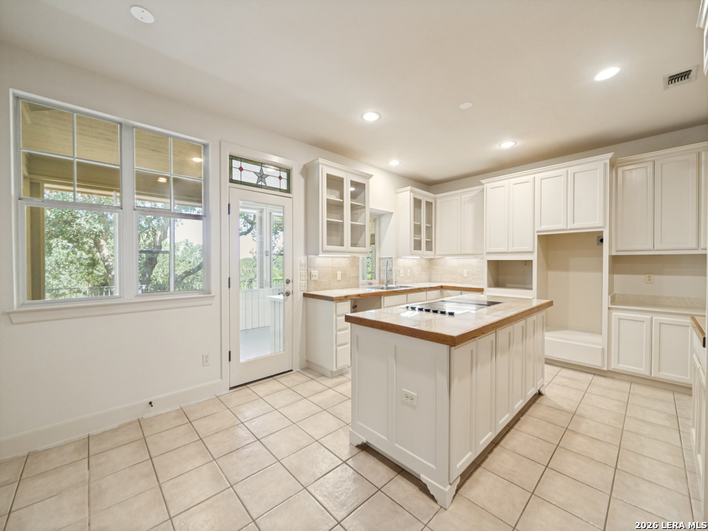 403 DEEP HOLLOW DR