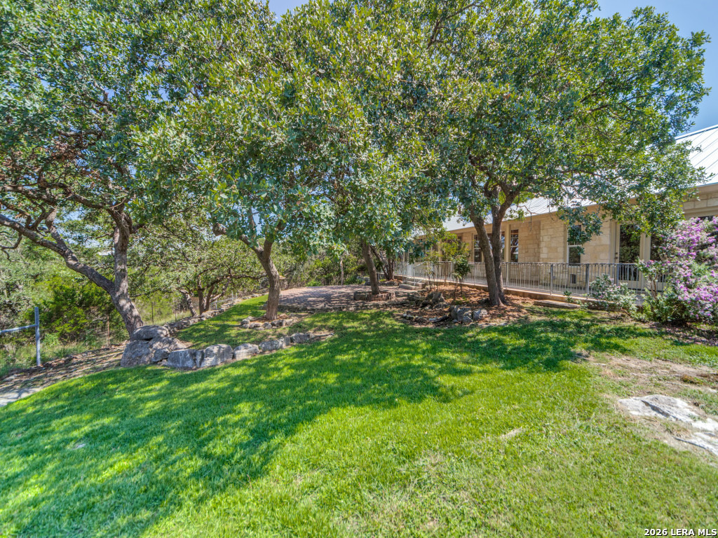 403 DEEP HOLLOW DR