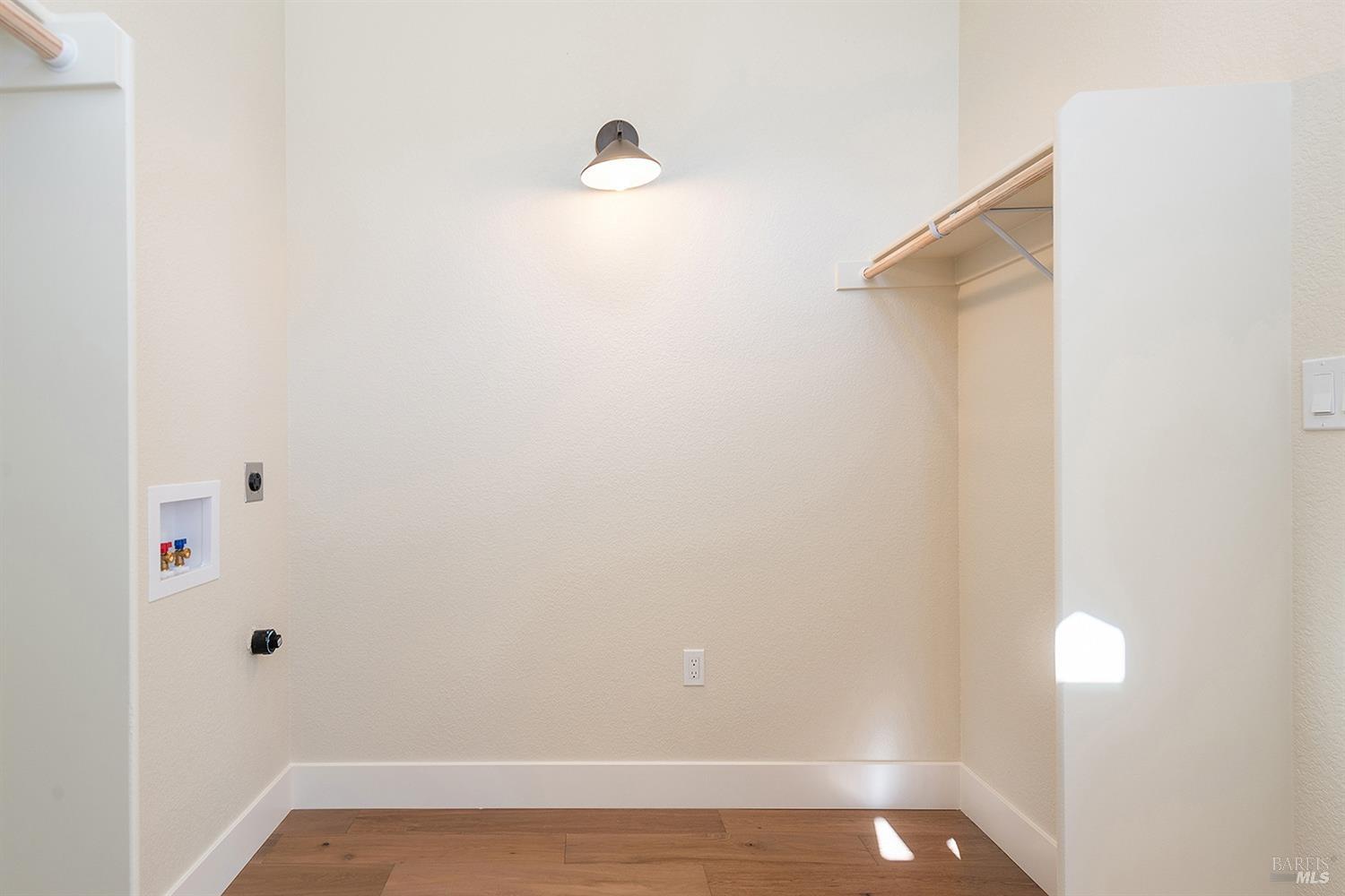 7631-7635 Healdsburg Ave