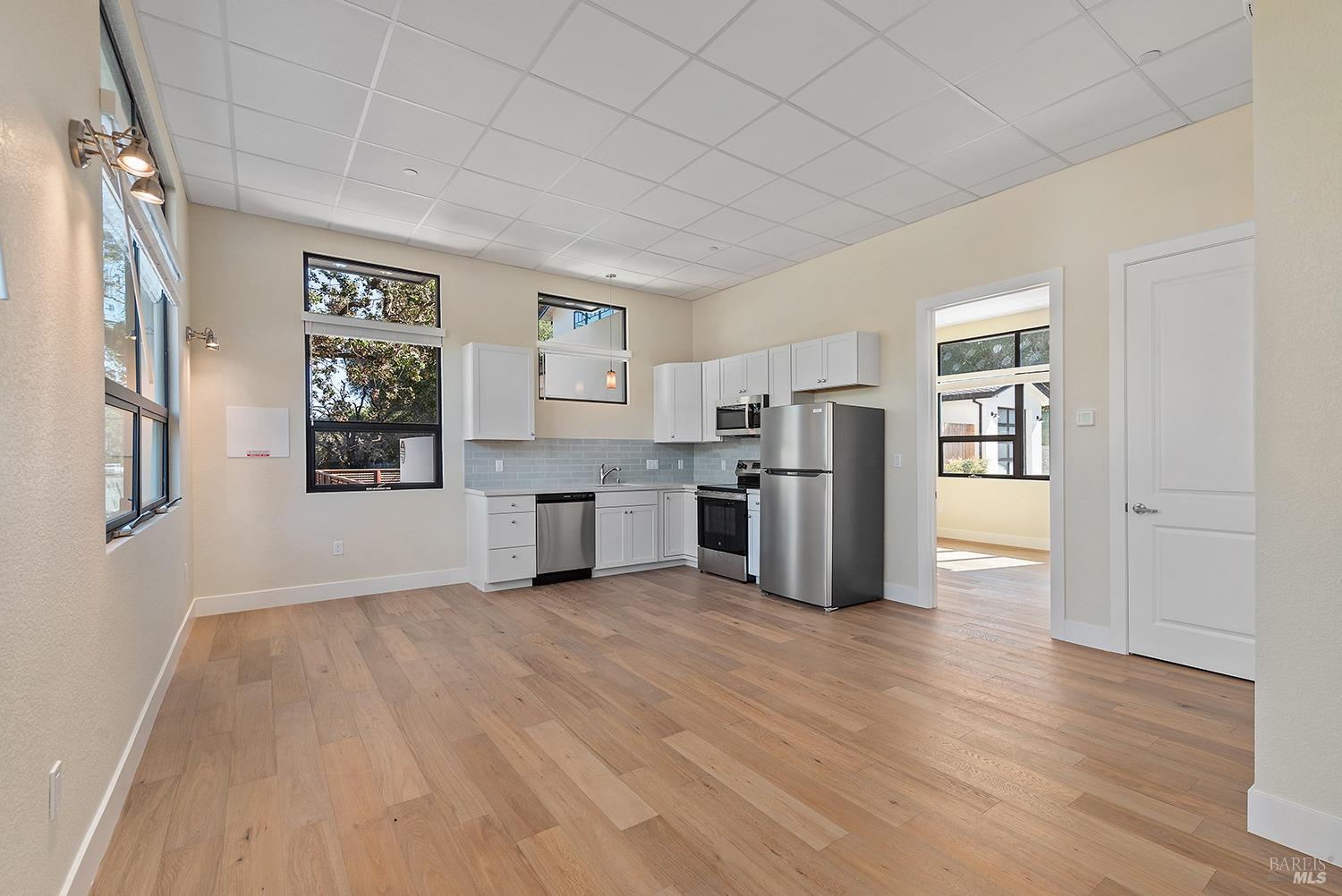 7631-7635 Healdsburg Ave