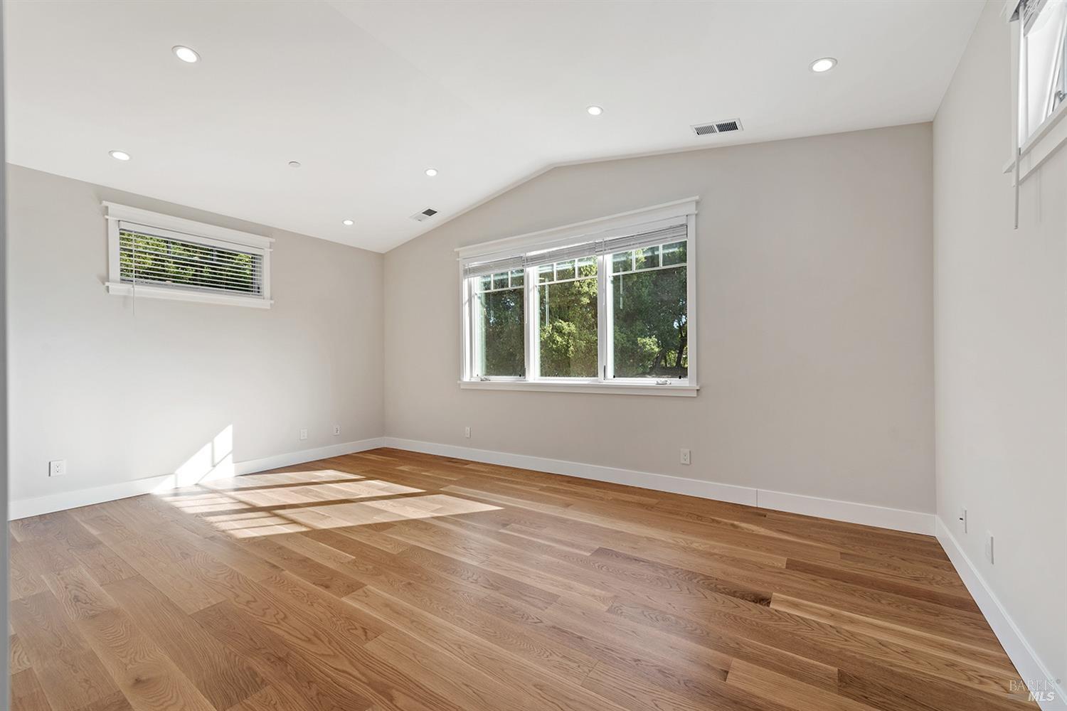 7631-7635 Healdsburg Ave