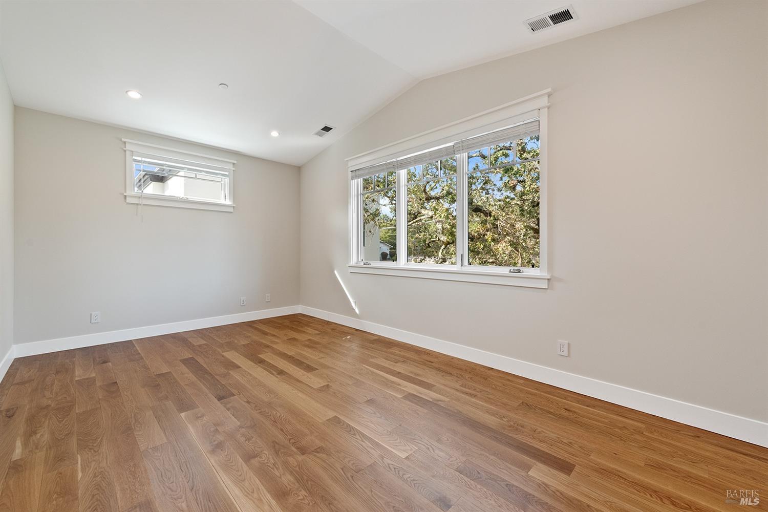 7631-7635 Healdsburg Ave