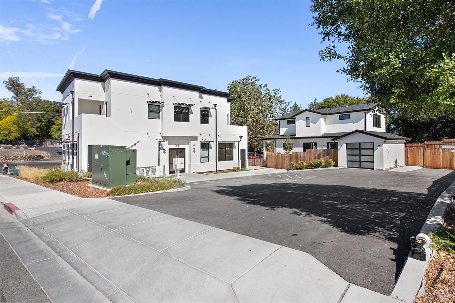 7631-7635 Healdsburg Ave