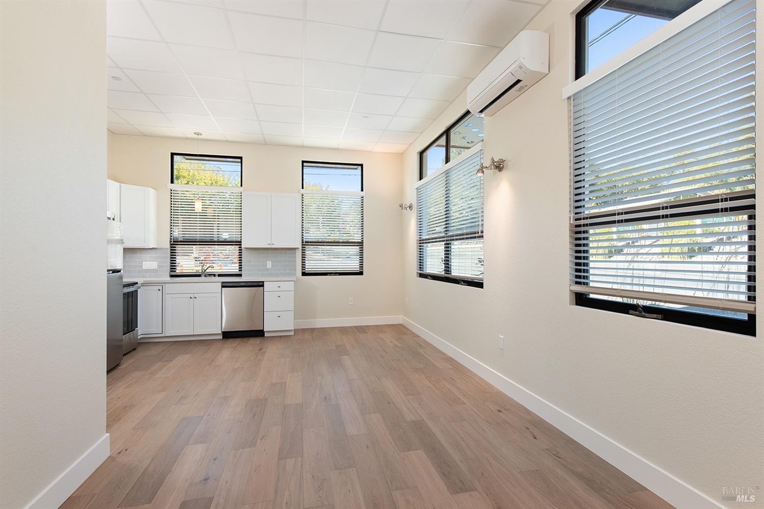 7631-7635 Healdsburg Ave