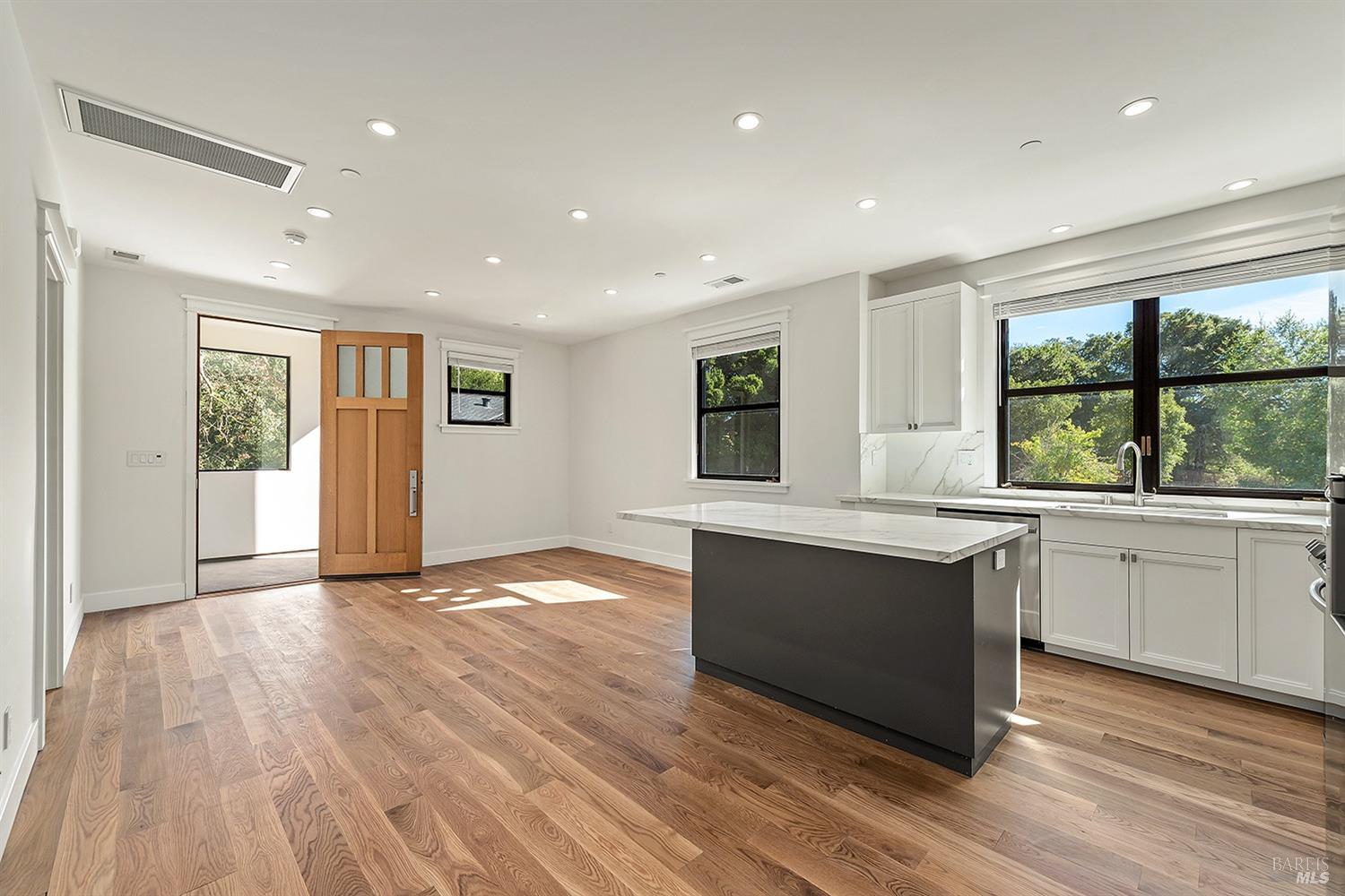 7631-7635 Healdsburg Ave