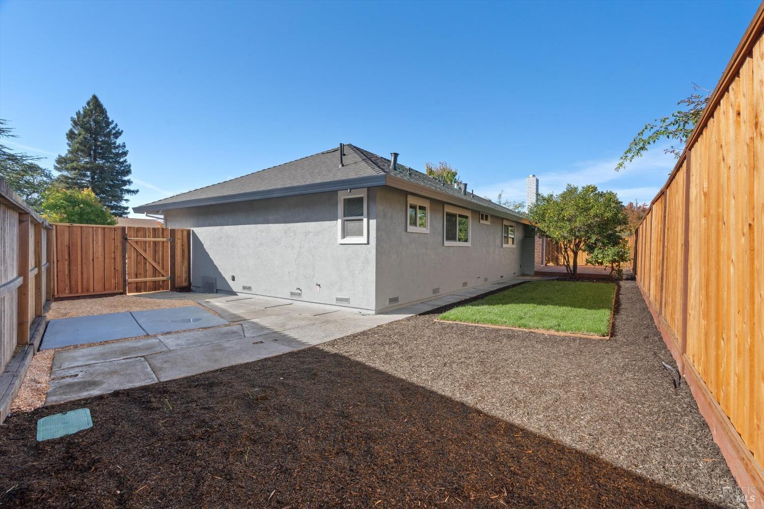 2152 Contra Costa Ct