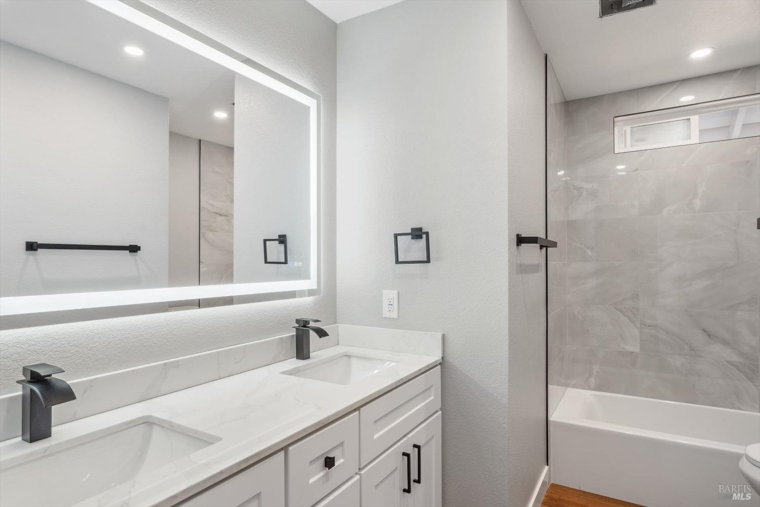 2152 Contra Costa Ct