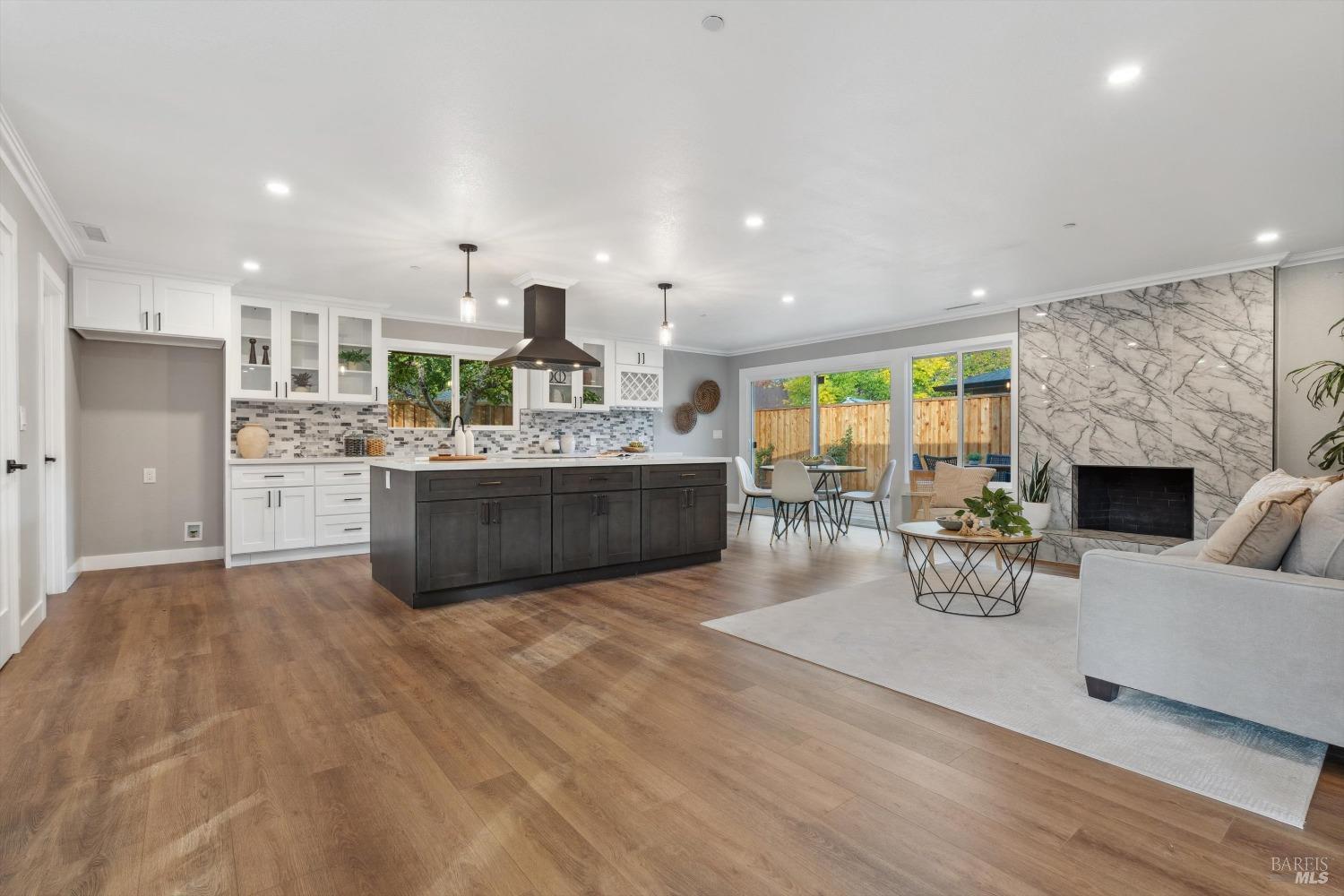 2152 Contra Costa Ct