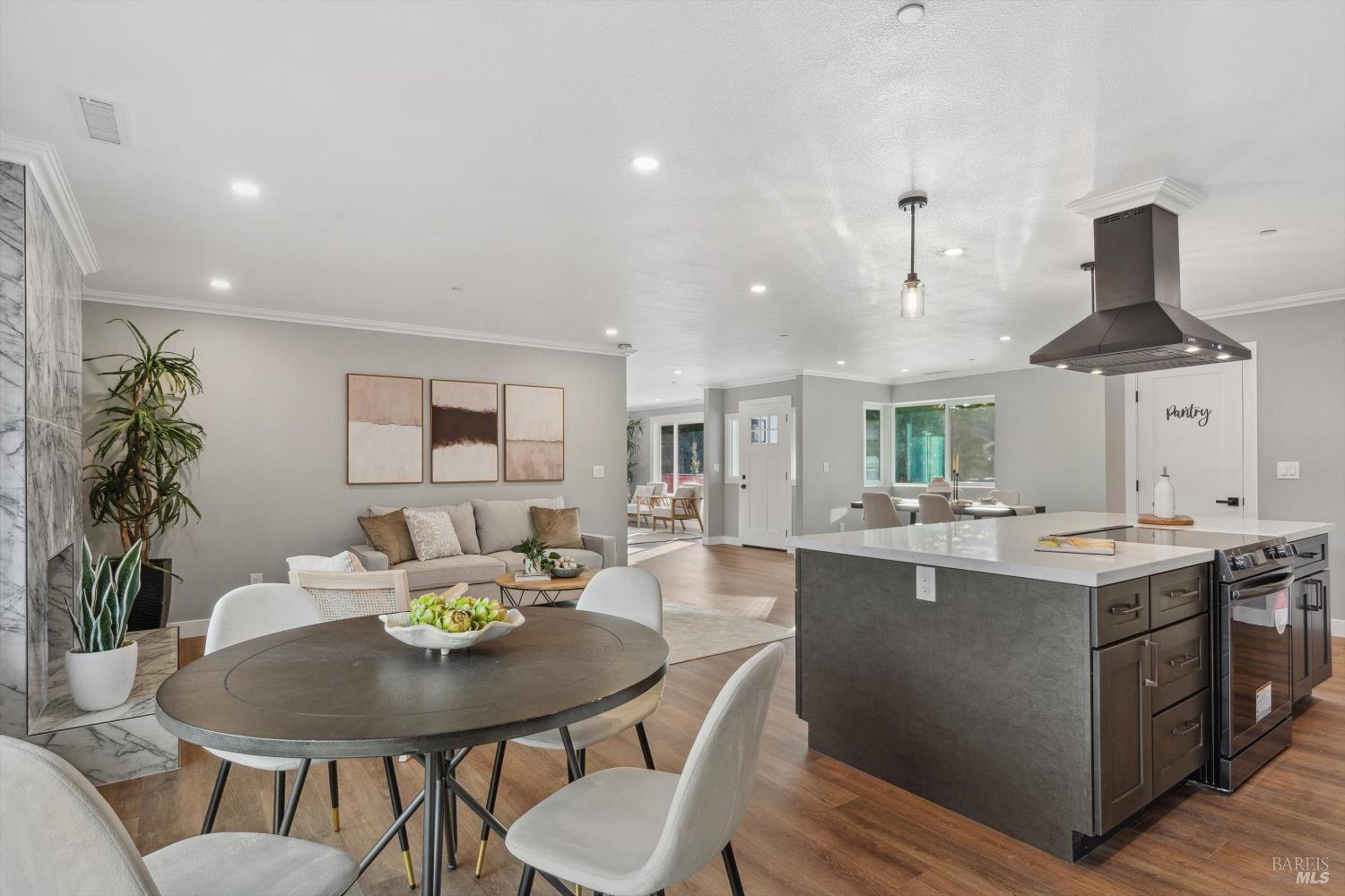 2152 Contra Costa Ct