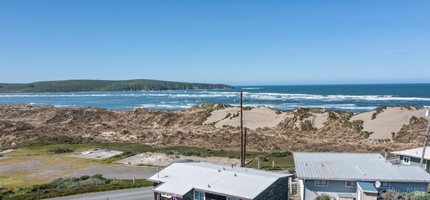 54 Bay Dr