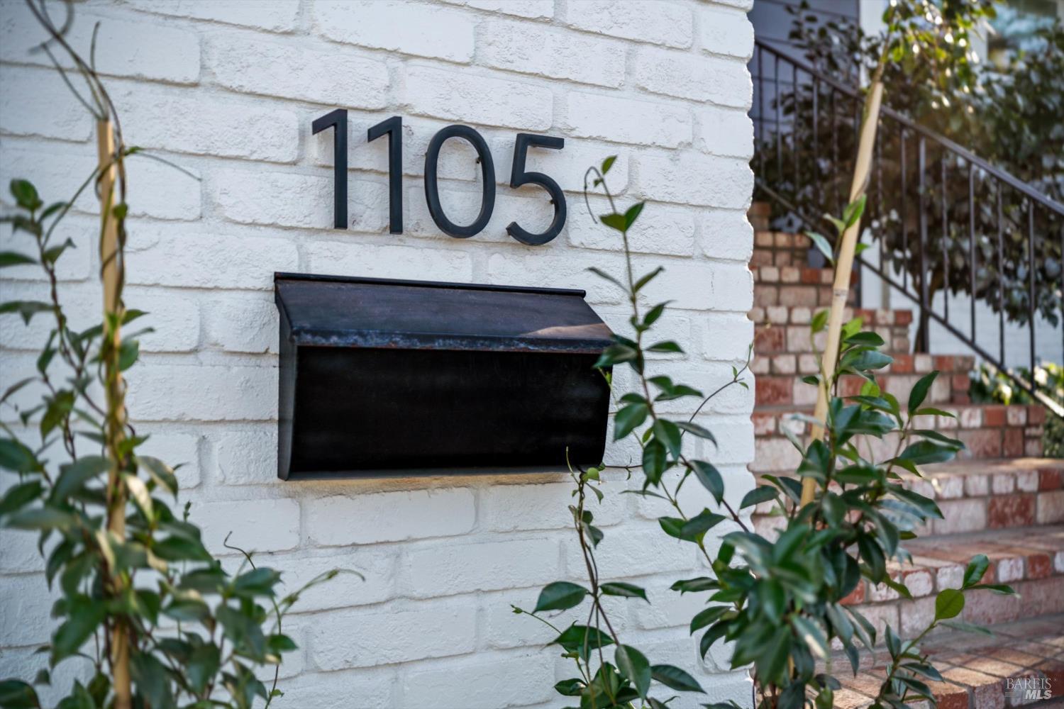 1105 West St