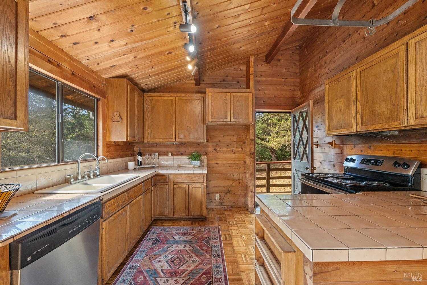 2888 Lynn Rd