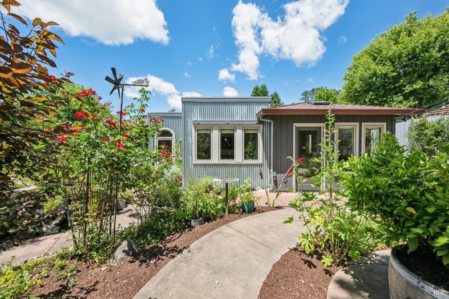 3027 Arroyo Court