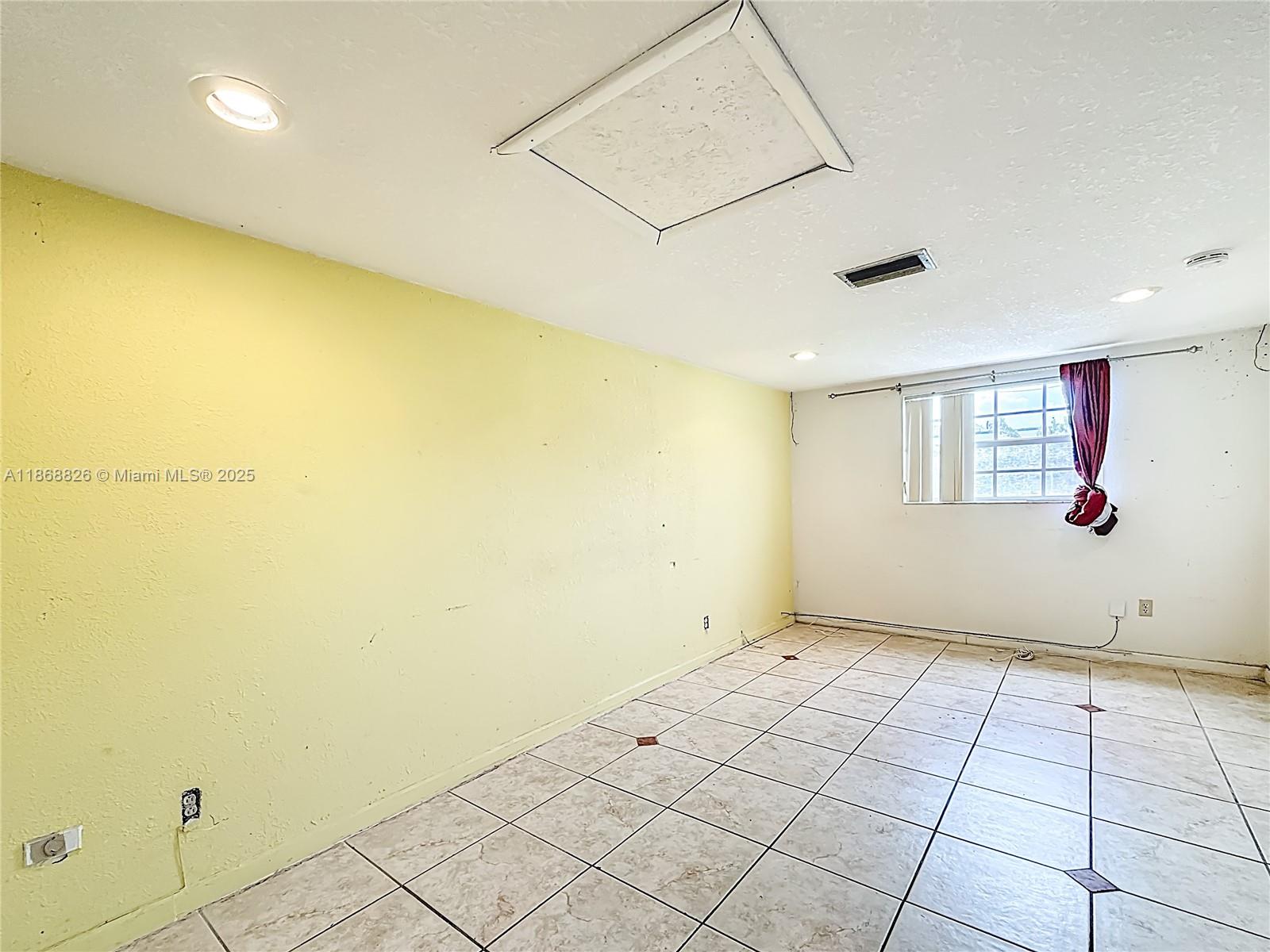 1521 NW 168th Ter
