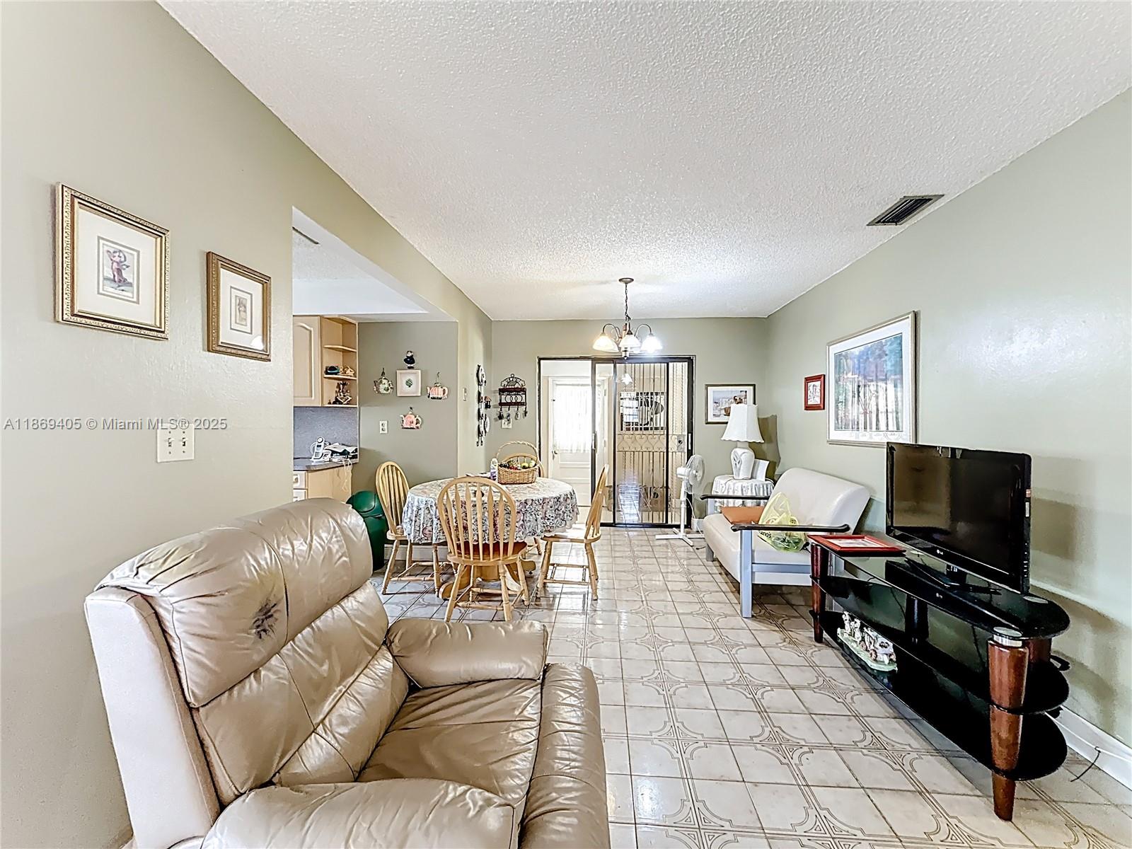 1055 NW 32nd Ct