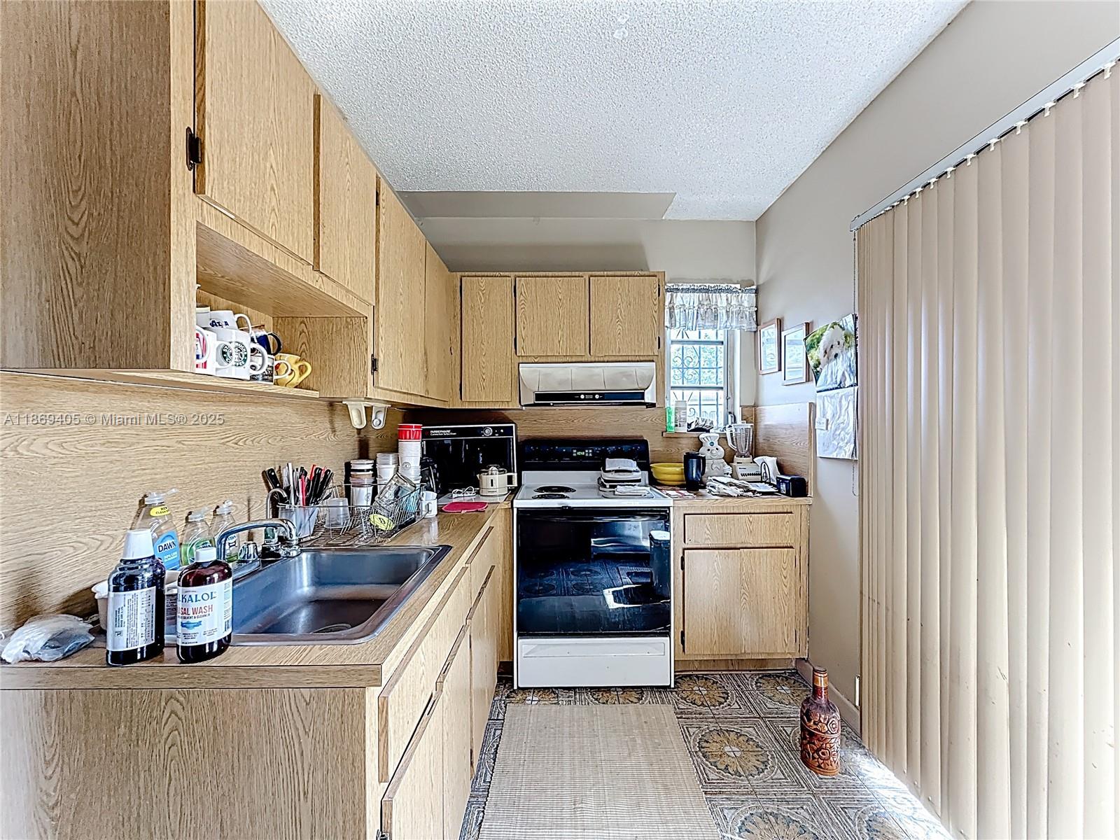1055 NW 32nd Ct