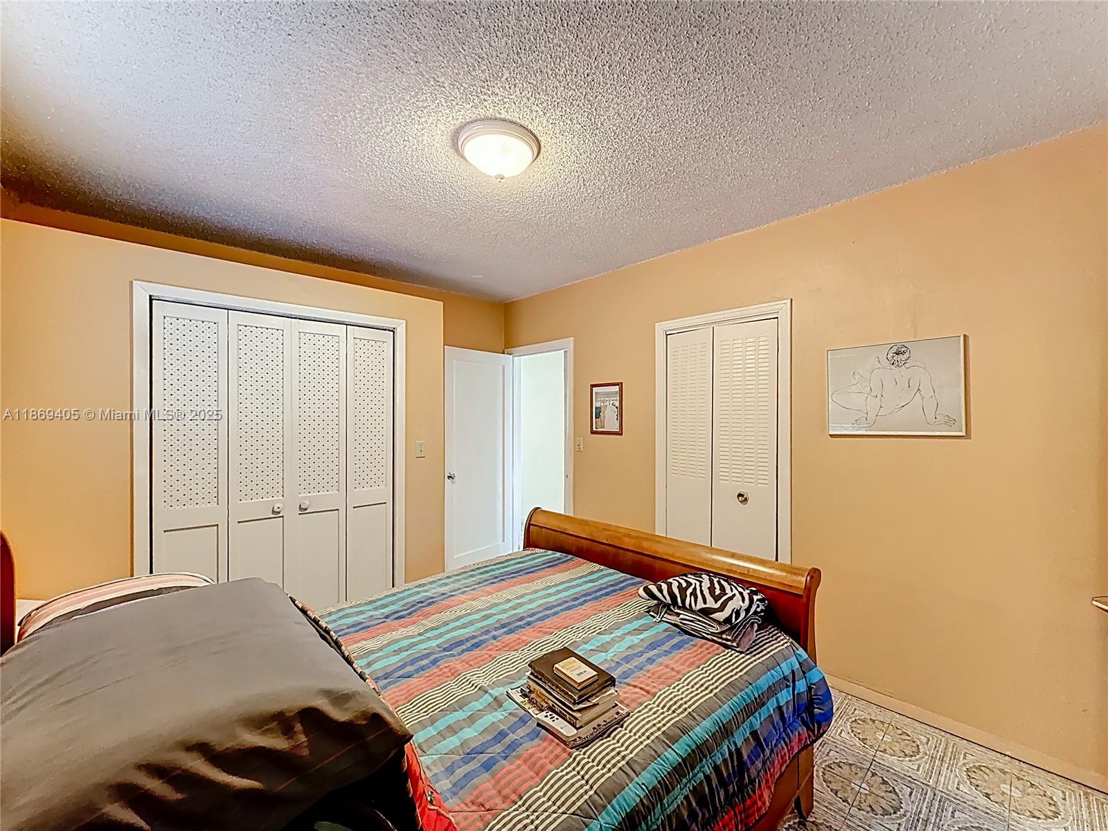 1055 NW 32nd Ct