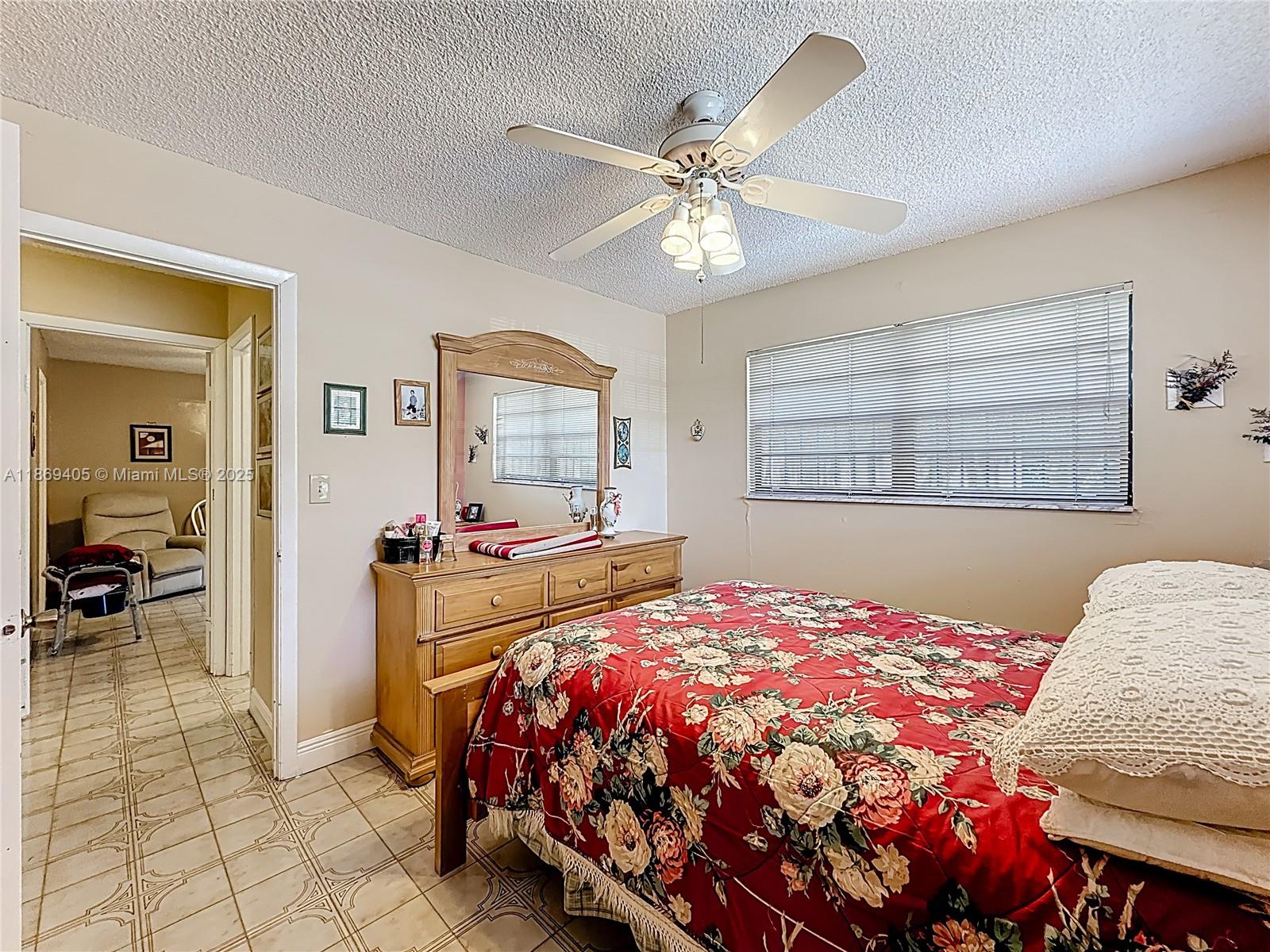 1055 NW 32nd Ct