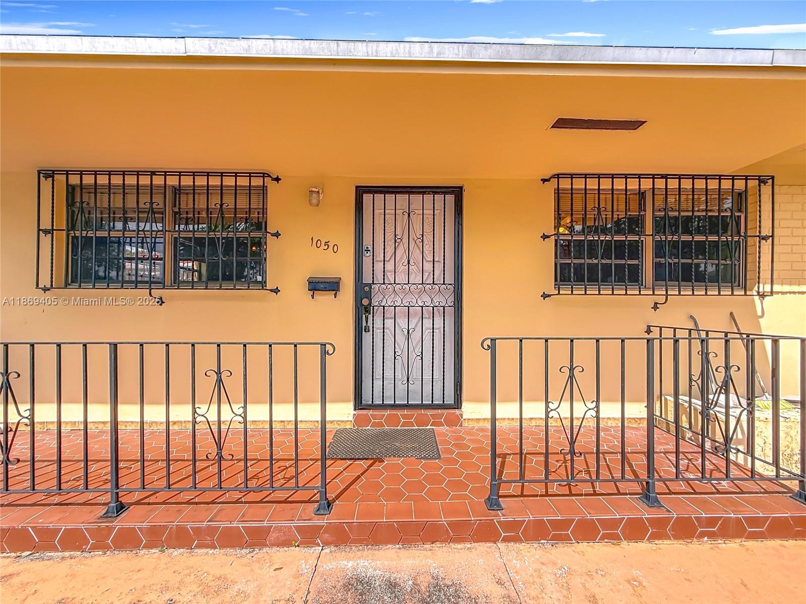1055 NW 32nd Ct