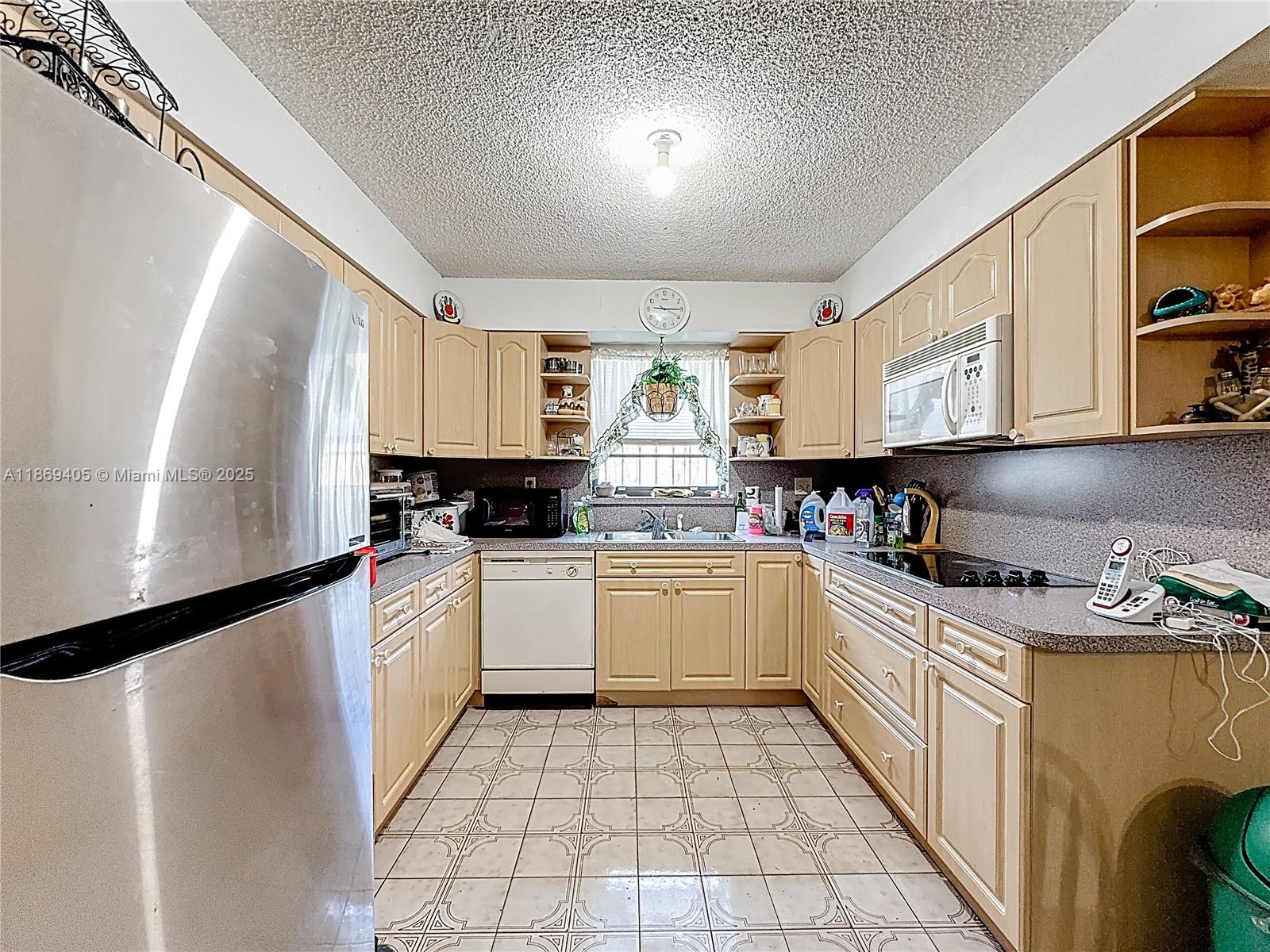 1055 NW 32nd Ct