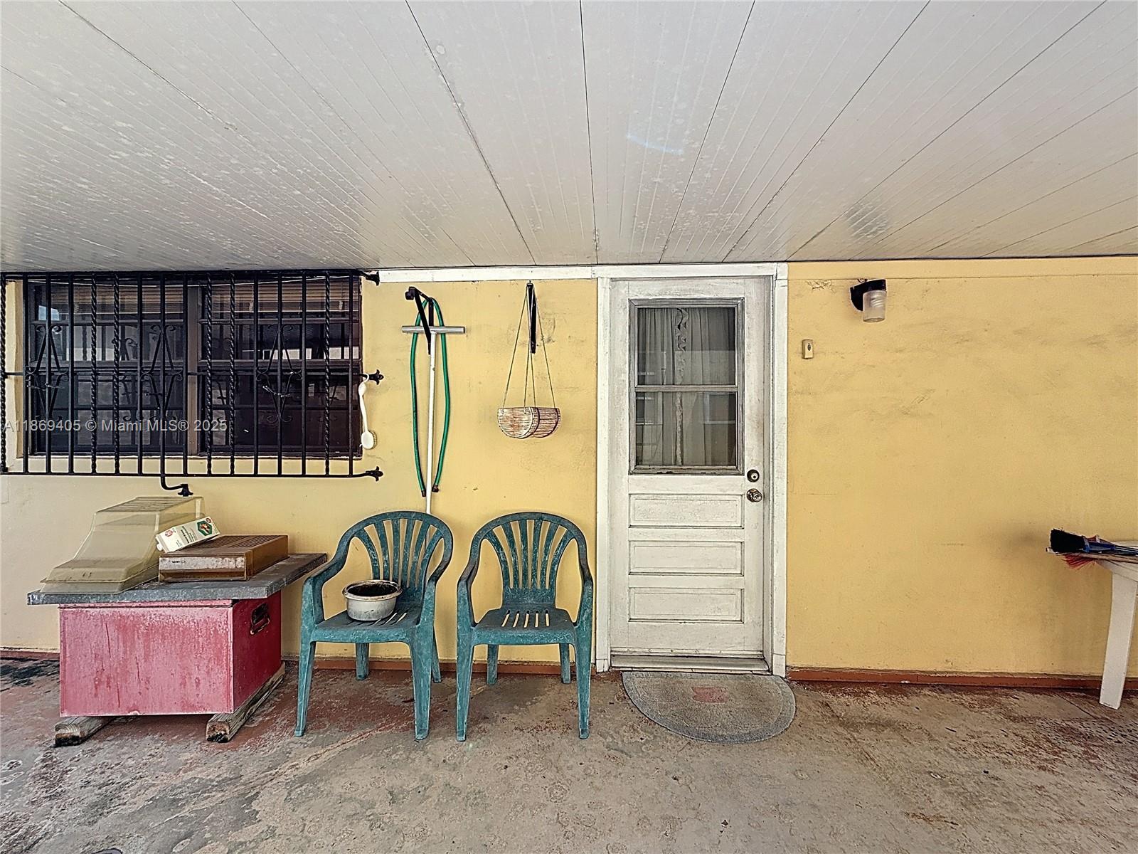 1055 NW 32nd Ct