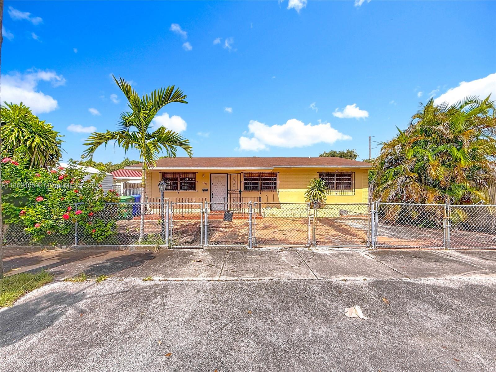 1055 NW 32nd Ct