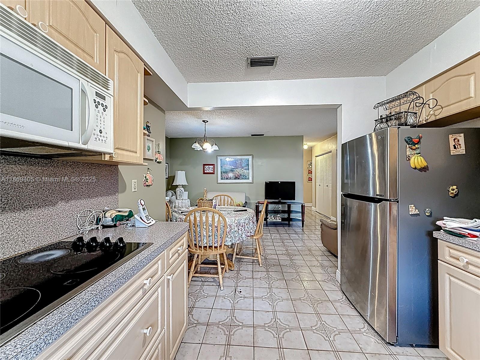 1055 NW 32nd Ct