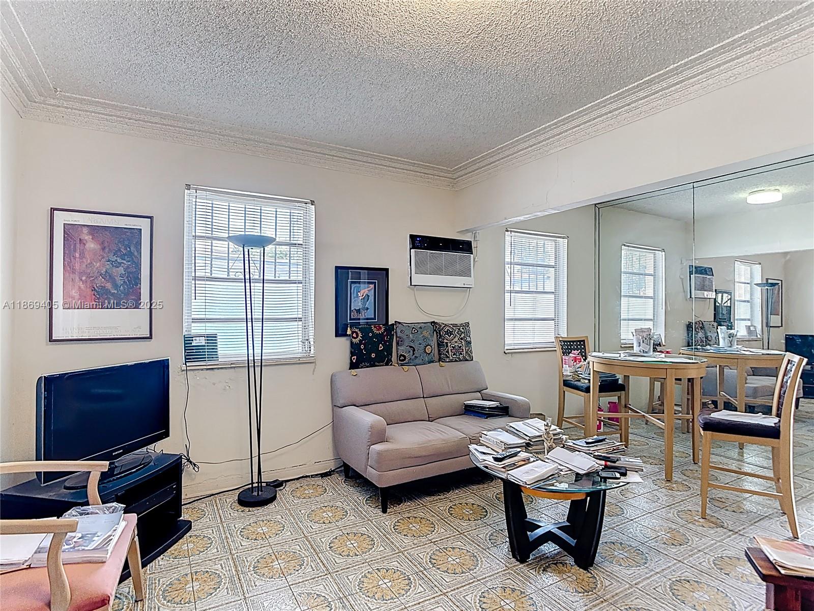 1055 NW 32nd Ct