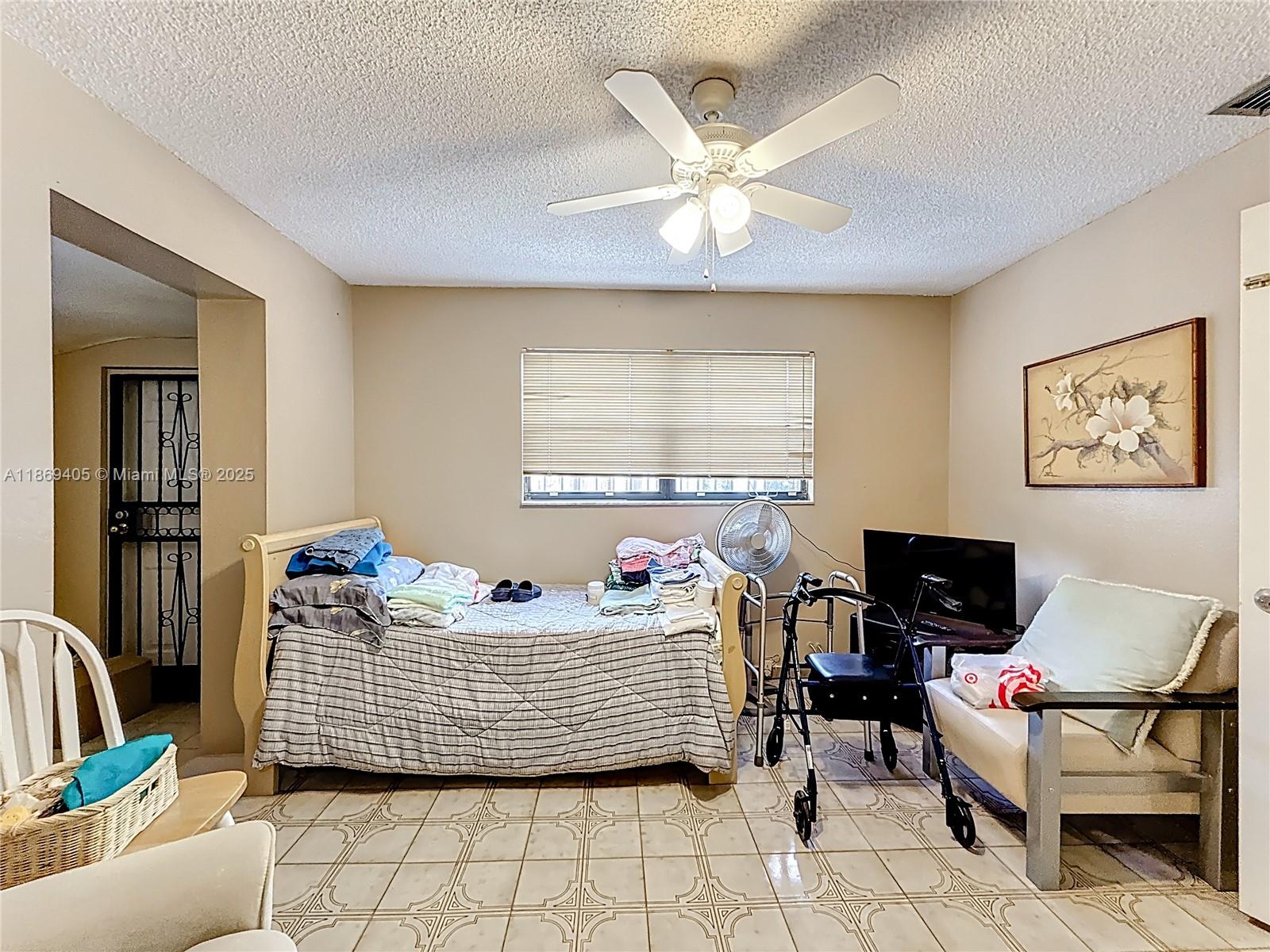 1055 NW 32nd Ct