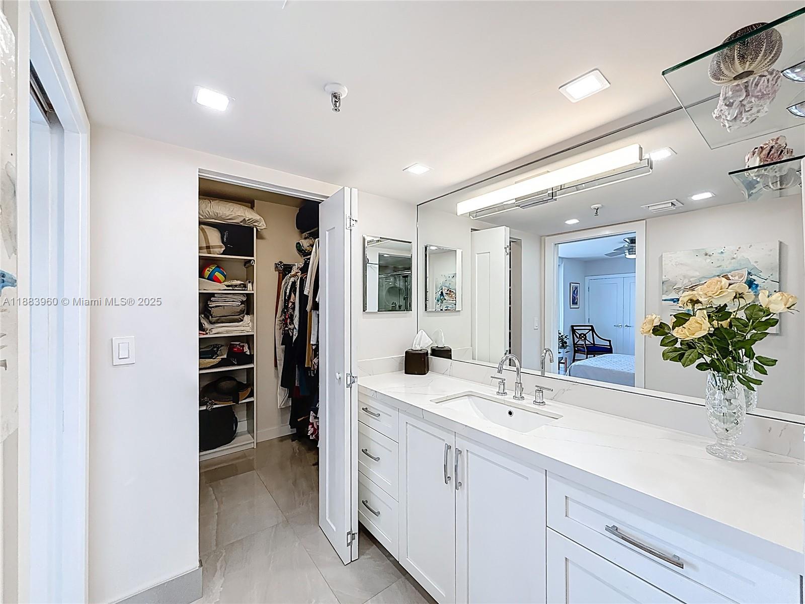 6061 Collins Ave # 20C