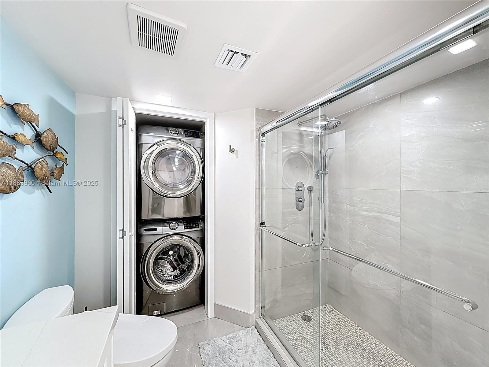 6061 Collins Ave # 20C