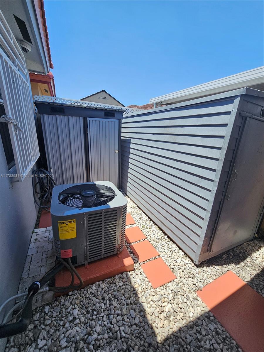 8905 NW 121st st # 0