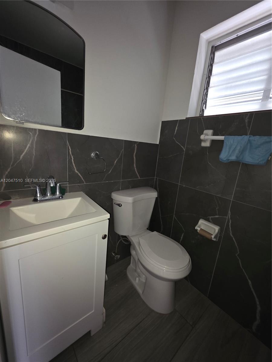 15 Esplanade Dr # B